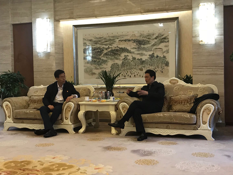 武憲功拜會(huì )陜西省人大常委會(huì )副主任、榆林市市委書(shū)記戴征社.jpg